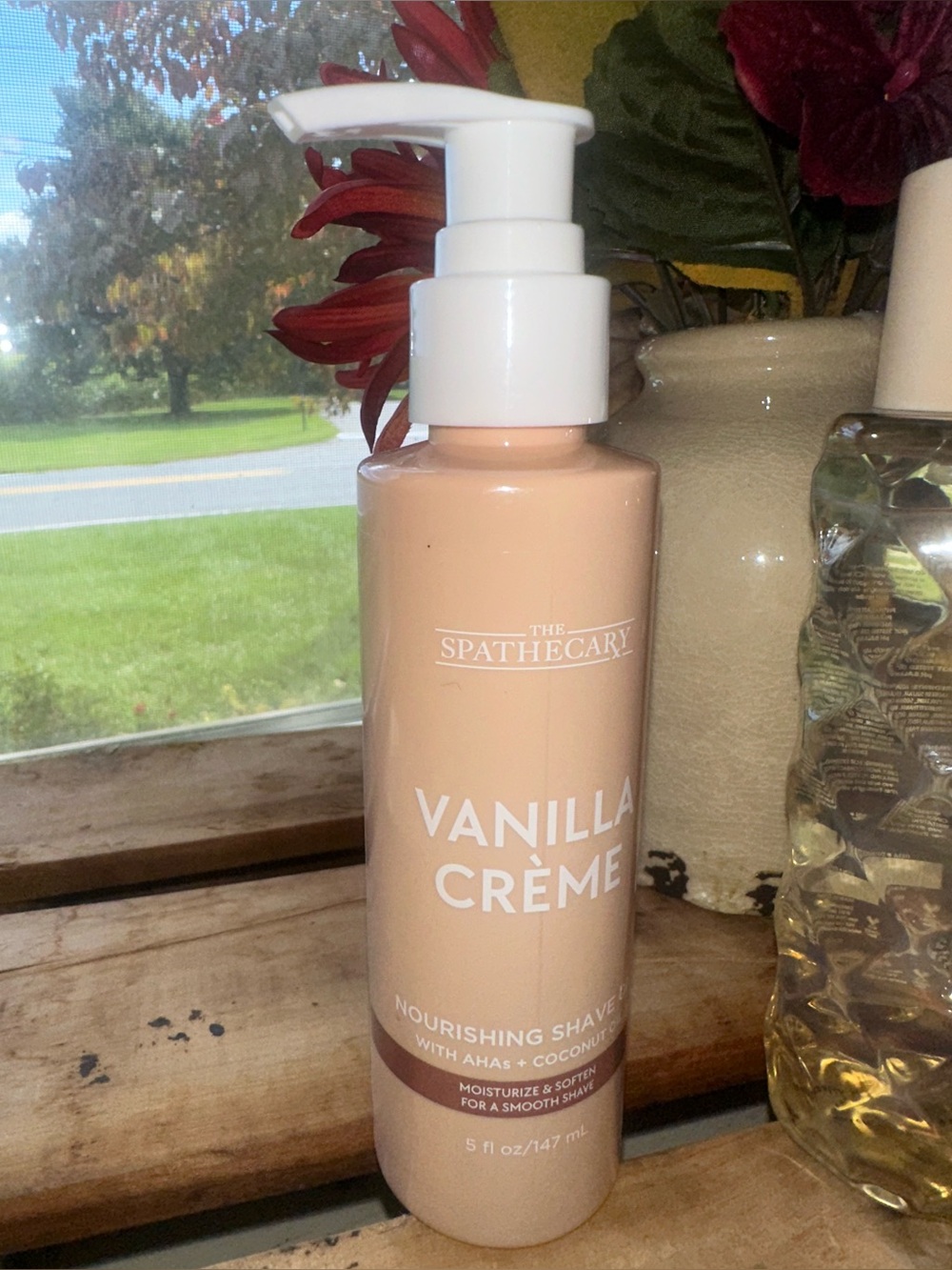 The Spathecary Vanilla Crème Collection~Body Wash, Shave Oil, Scrub, Serum ~ New - Picture 2 of 6